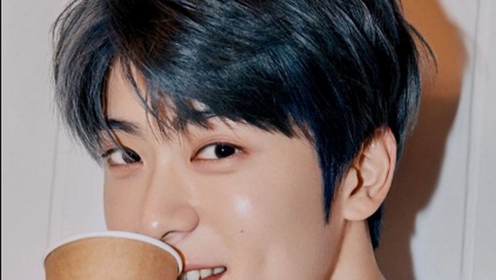 Sangat Menawan, 5 Idol K-Pop Ini Memiliki Lesung Pipi yang Manis!