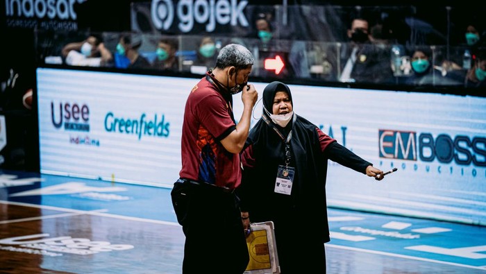 Insipiratif! Jadi Pelatih Perempuan Pertama, Kartika Siti Aminah Ukir Sejarah IBL 2022