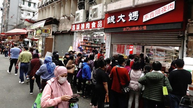 China tengah mengalami kelangkaan sejumlah obat akibat lonjakan kasus Covid-19 usai melonggarkan aturan lockdown ketatnya baru-baru ini.
