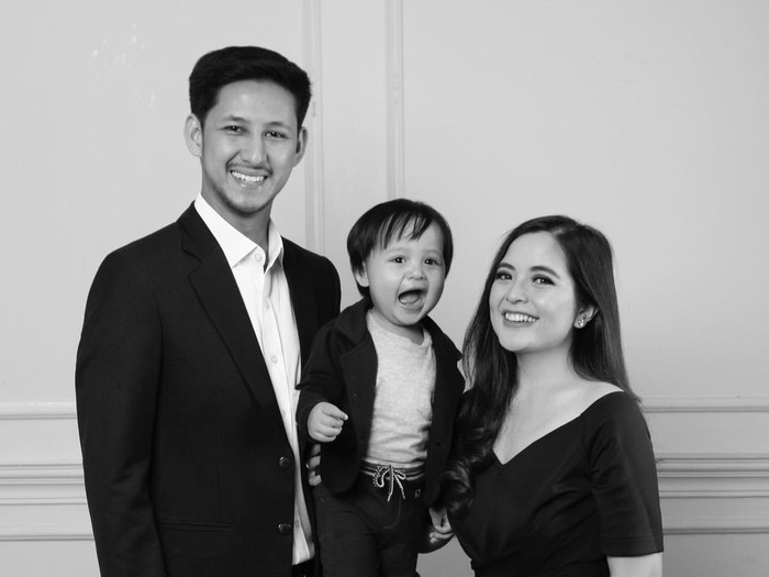 Resmi menjadi orang tua pada 13 Mei 2019 lalu, Tasya Kamila dan Randi Bachtiar memberi nama putra semata wayang berasal dari gabungan nama mereka yakni Arrasya Wardana Bachtiar. / Foto: Instagram/ @tasyakamila