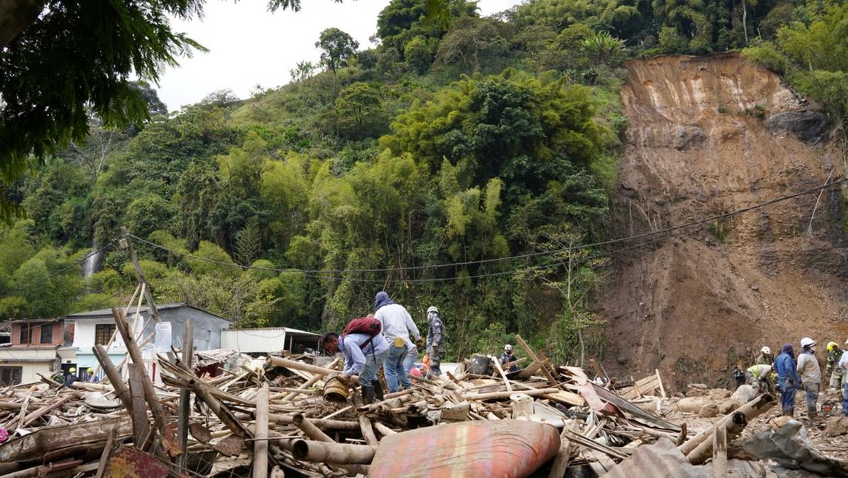 FOTO: Hancur Lebur Kolombia Digempur Longsor