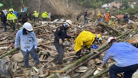 FOTO: Hancur Lebur Kolombia Digempur Longsor