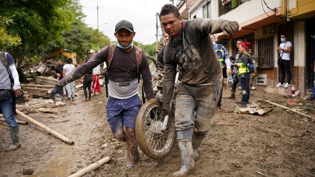 FOTO: Hancur Lebur Kolombia Digempur Longsor