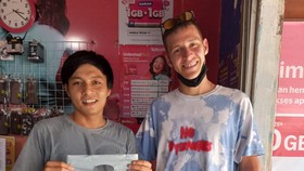 Quartararo Beli Pulsa, Pemilik Toko Kaget Didatangi Bintang MotoGP