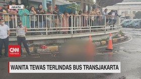 VIDEO: Wanita Tewas Terlindas Bus Transjakarta
