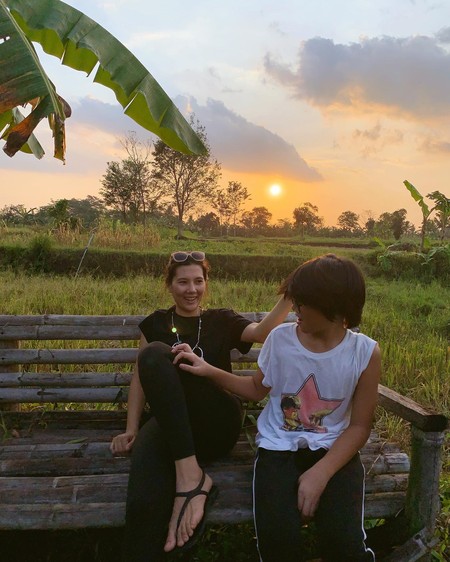 Keng son va tor belli ayollarning Eros fotosuratlari