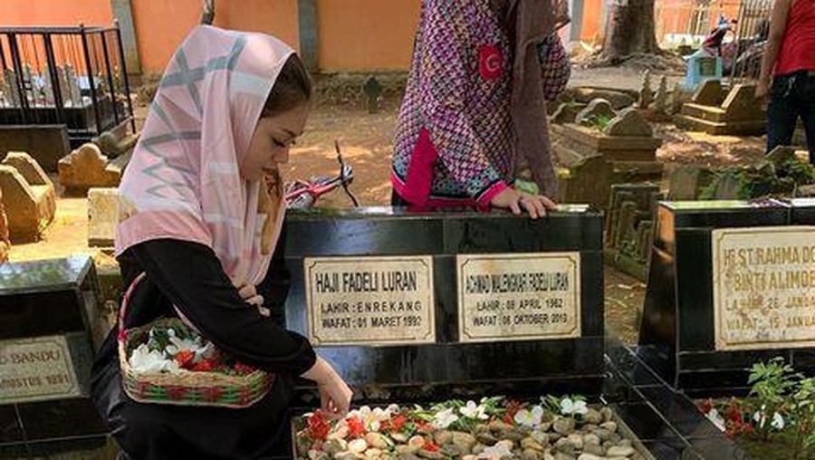 Biodata Fadeli Luran Kakek Buyut Celine Evangelista Biodata Fadeli Luran Kakek Buyut Celine Evangelista