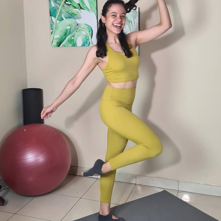 <p>Kini, wanita yang akrab disapa Cantika itu menekuni profesi sebagai instruktur olahraga terutama dance dan zumba. (Foto: Instagram @cantikafelder)<br /><br /><br /></p>