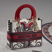 Dior Rilis Koleksi Valentine Terinspirasi Mitologi Yunani Kuno