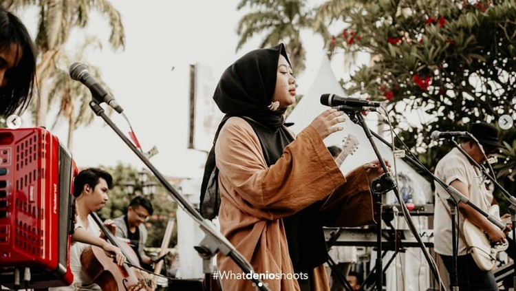 Foto mantan vokalis Amigdala, Aya Canina yang mengalami kekerasan dalam pacaran. Foto mantan vokalis Amigdala, Aya Canina yang mengalami kekerasan dalam pacaran.