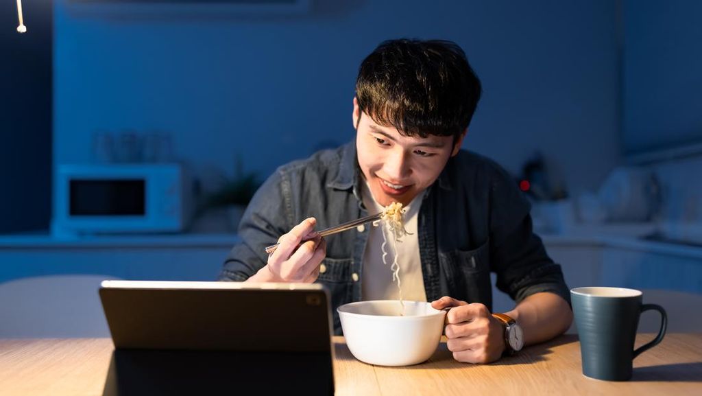 Sering Sulit Tidur Malam, Bisa Jadi 9 Makanan Ini Penyebabnya