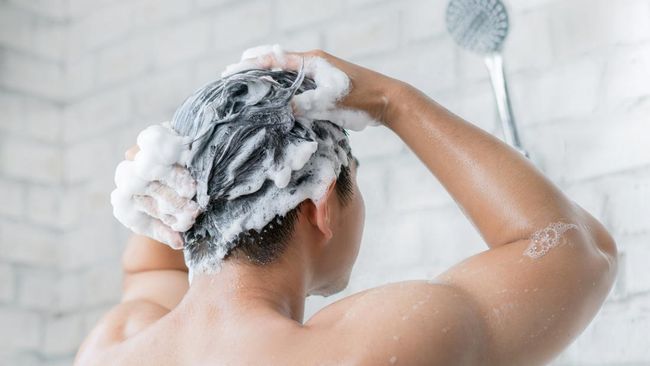 Seorang pria India tak mandi 22 tahun. Apa rasanya dan bahkan baunya?