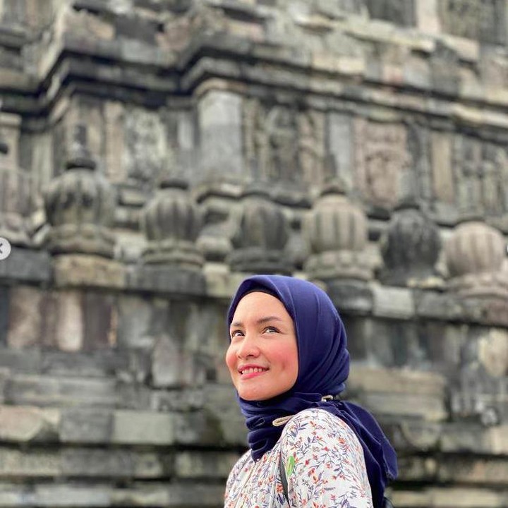 <p>Meskipun sudah lama tak tampil di sinetron maupun film, Intan Nuraini tampaknya fokus menjadi bunda tiga anak dan tetap aktif di media sosialnya. (Foto: Instagram @intan_nuraini23)</p>