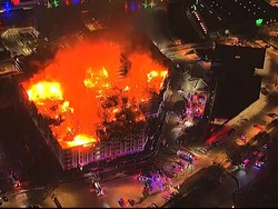 Kebakaran Dahsyat Melahap Proyek Pembangunan Hotel di Oklahoma