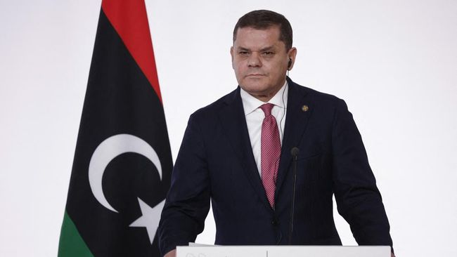 PM Libya Selamat usai Mobil Diberondong Peluru Upaya pembunuhan terjadi ketika PM Dbeibah menegaskan tak mengakui pemilihan parlemen yang akan digelar hari ini untuk mencari penggantinya.