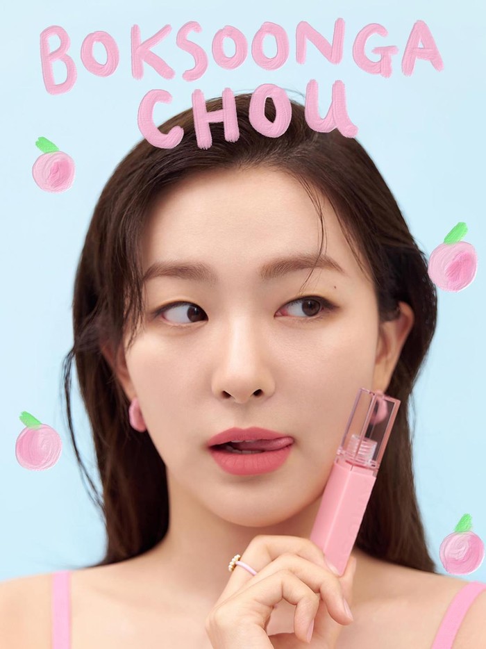 Seulgi sendiri memilih 4 shades favoritnya dalam produk lip tint terbaru Chou Velvet ini, yang pertama adalah Boksoonga Chou./ Foto: twitter.com/kpopers_family