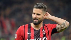 FOTO: Giroud Bantu Milan Hajar Lazio di Coppa Italia