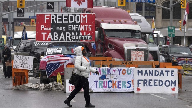 Demo dan aksi mogok sopir truk di Kanada sejak beberapa waktu lalu menyebabkan penyeberangan perbatasan di Michigan, Dakota Utara, dan Montana tertutup.