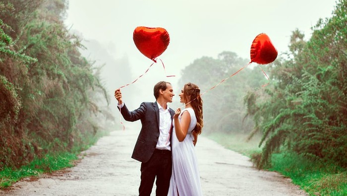 5 Daftar Negara Ini Punya Tradisi Valentine Paling Unik, Ada yang Bisa Ketemu Jodoh? 5 Daftar Negara Ini Punya Tradisi Valentine Paling Unik, Ada yang Bisa Ketemu Jodoh?