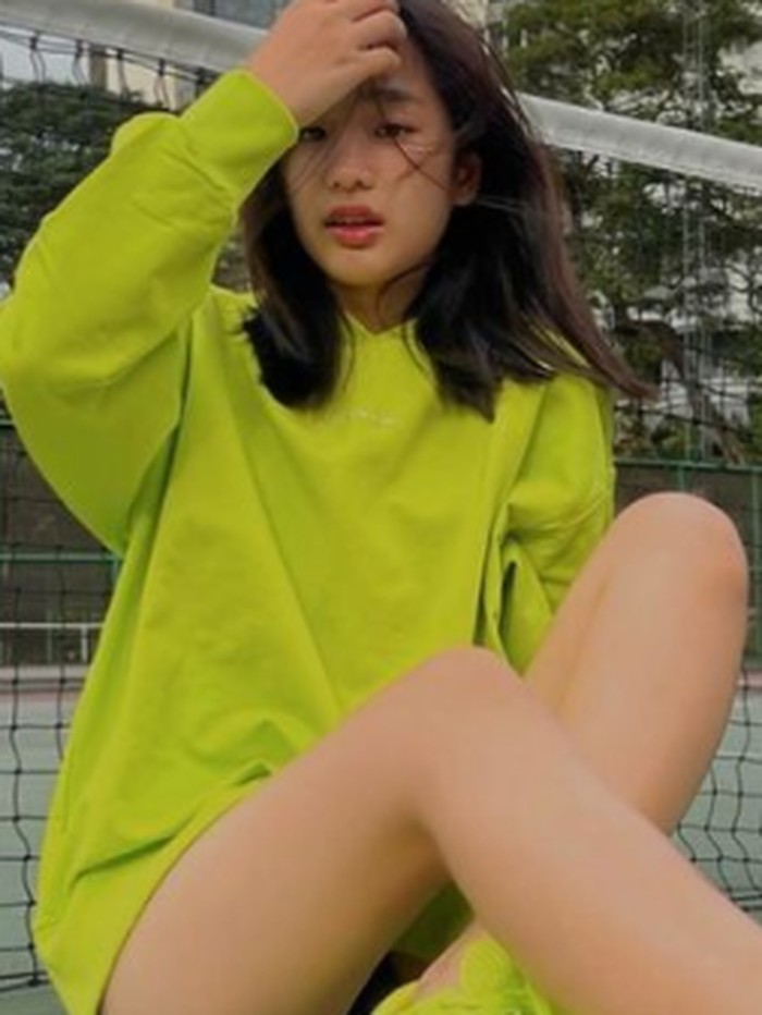 Tu mengawali karier di dunia hiburan sebagai model cilik dan juga bintang iklan. Ia bahkan pernah membintangi iklan Coca-Cola bersama boy group K-Pop, GOT7./ foto: instagram.com/tontawan