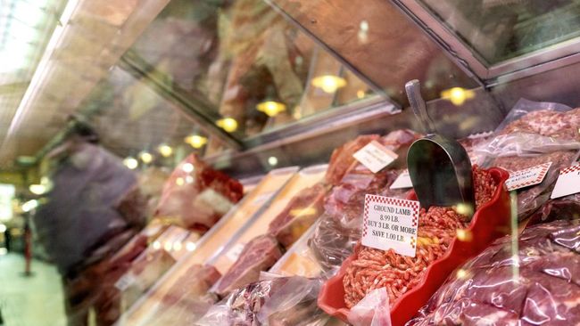 Di tengah ancaman berbagai penyakit yang menyerang hewan, Anda perlu berhati-hati dalam memilih daging. Berikut beberapa cara memilih daging yang sehat.