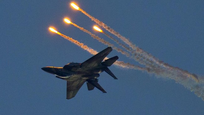 Jet Tempur F-15 Israel Melempem saat Gempur Iran Jet tempur Israel F-15 tak berkutik saat hendak menggempur Iran pada Juni lalu yang memicu Perang 12 Hari.