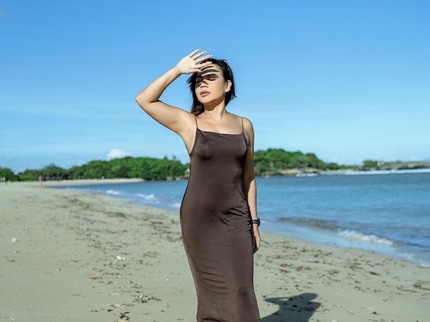 7 Potret Melaney Ricardo Makin Langsing, Pinggang Kecil Bikin Netizen Takjub