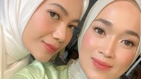 <p>Belum lama ini, Mommy ASF dan Ririe Fairus dipertemukan nih, Bunda. (Foto: Instagram)<br /><br /><br /></p>