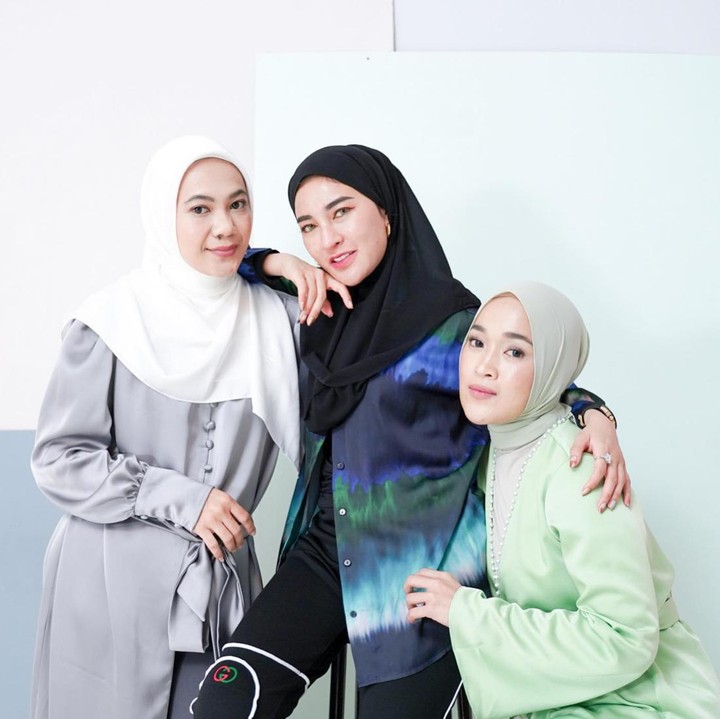<p>Potret mereka menuai banyak komentar positif, Bunda. "Perempuan2 hebat ini," tulis akun @ncd****.(Foto: Instagram)<br /> <br /><br /></p>