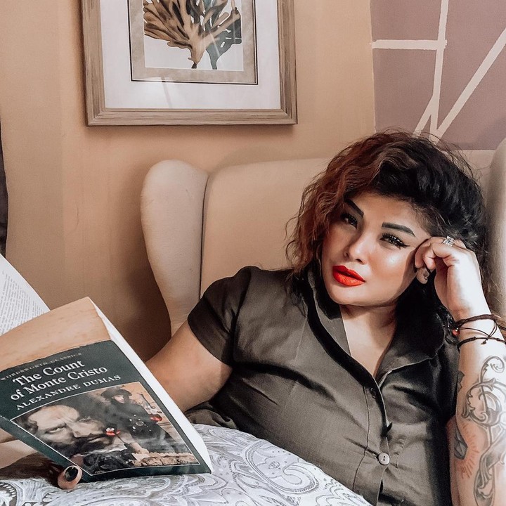 <p>Saat ini Nania Yusuf sudah berusia 38 tahun, Bunda. Ia tetap terlihat kece di usia yang hampir berkepala empat, nih. Gayanya selalu terlihat berani, Bunda. (Foto: Instagram @nania.yusuf)</p>