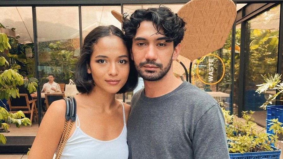 Putri Marino Foto Bareng Reza Rahadian, Netizen: Mau Lihat Mas Aris Kena Azab