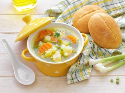 Menu Sahur: Resep Sop Bakso Sederhana, Masak 15 Menit Jadi Bun!
