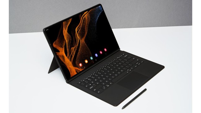 Samsung Galaxy Tab S8 dan S8+ dengan kualitas layar diklaim besar dan tajam.