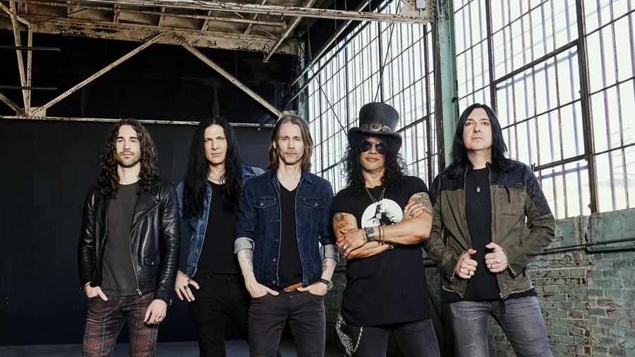 Slash featuring Myles Kennedy and the Conspirators