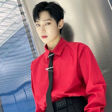 Alami Demam & Sakit Tenggorokan, Sunno ENHYPEN Positif Covid-19