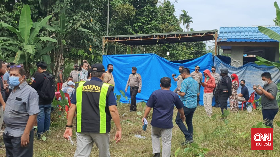 Polisi Bongkar Dua Makam Korban Kerangkeng Bupati Langkat