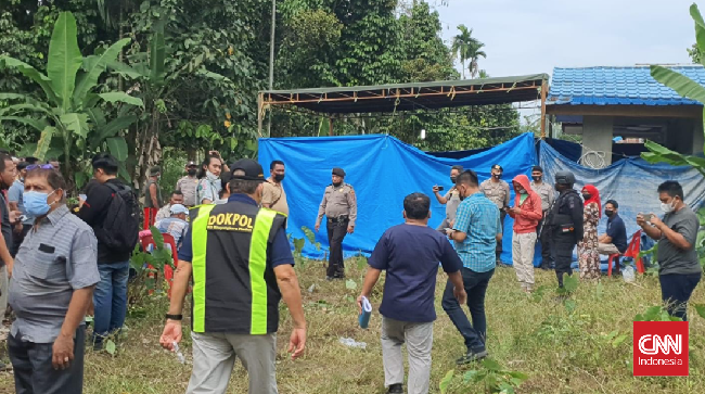 Penggalian kuburan untuk mendalami kasus adanya penghuni di kerangkeng milik Terbit yang meninggal dunia diduga menjadi korban penganiayaan.