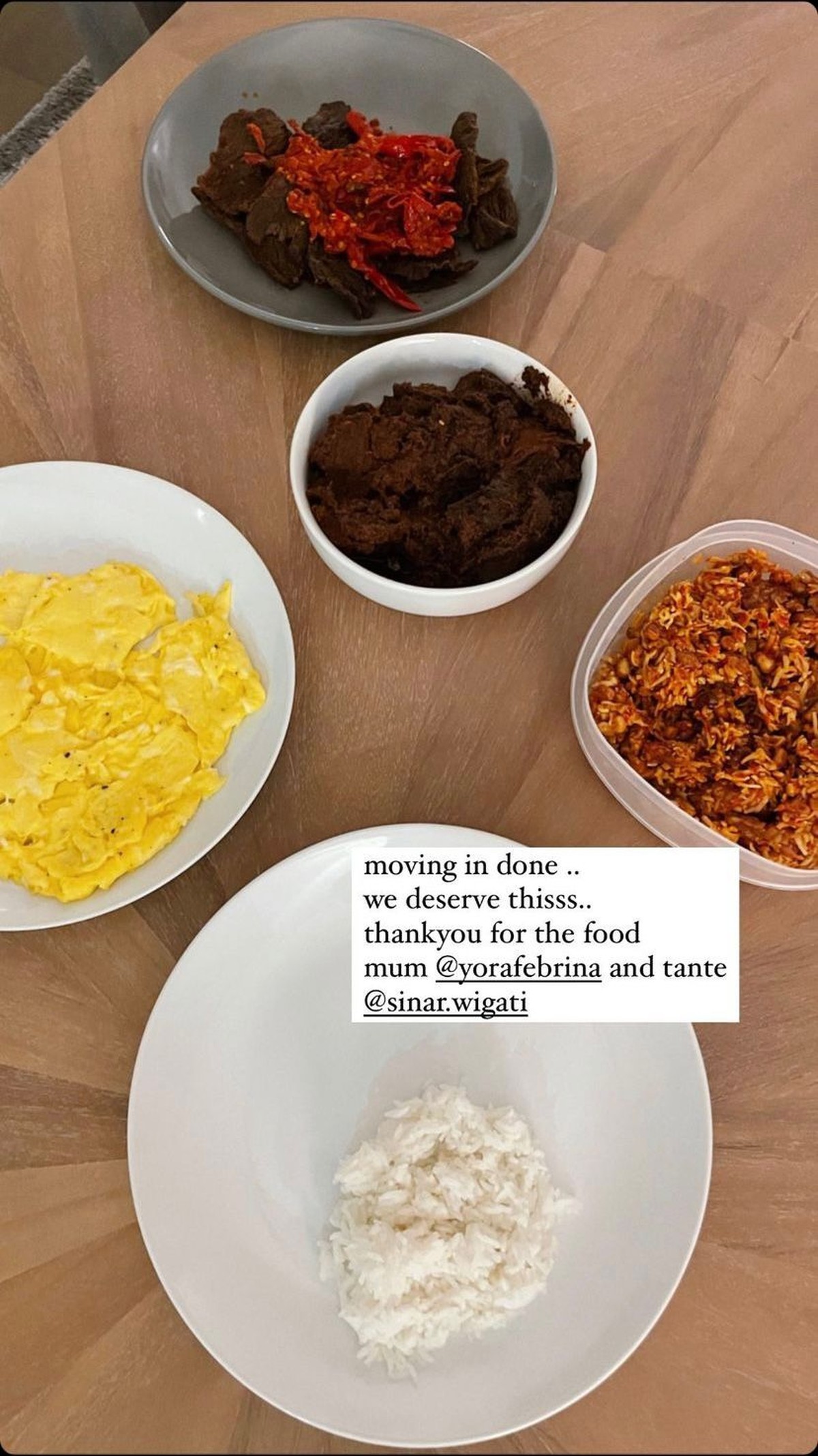 Usai liburan keliling Amerika Serikat&comma; Nikita Willy dan Indra Priawan memilih menetap di apartemen baru Los Angele&period; Yuk intip&excl;