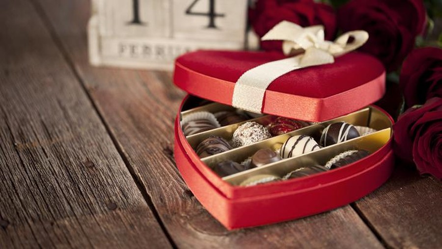 Valentine identik dengan cokelat