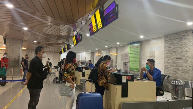 Sepanjang Januari-April 2023, Imigrasi Ngurah Rai mendeportasi 40 WNA. Sebanyak 14 di antaranya asal Rusia.