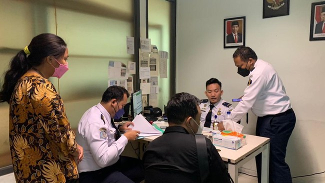 Perempuan WNA asal Thailand terpidana kasus narkoba dideportasi dari Bali usai menjalani hukuman penjara selama 11 tahun.