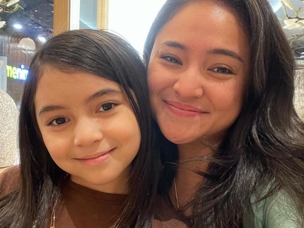 7 Potret Kedekatan Marshanda & Sienna Putri Semata Wayangnya, Bondingnya Kuat