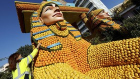 FOTO: Menengok Deretan 'Patung Lemon' di Menton Lemon Festival