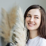 Mengenal Alpha Arbutin, Bahan Skincare yang Ampuh Atasi Masalah Jerawat dan Bekasnya