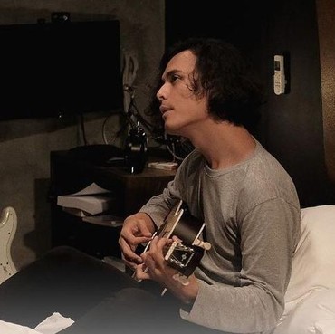 Lirik Lagu Hujan - Jourdy Pranata (OST Kukira Kau Rumah)