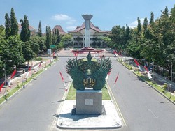 UNY Kukuhkan 6 Guru Besar Hari Ini, Berikut Daftarnya