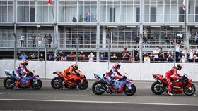 Airlangga: 15 WNA Positif Covid di Tes MotoGP Mandalika