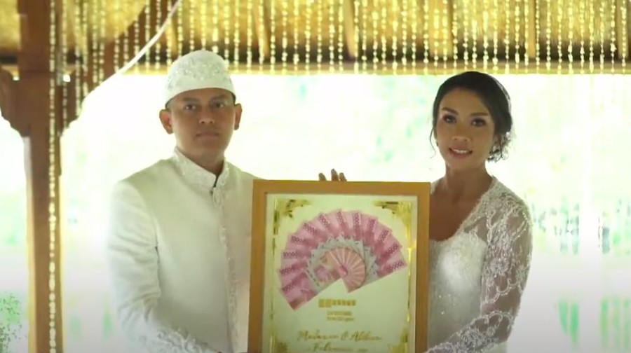 Melanie Putria Menikah di Bali