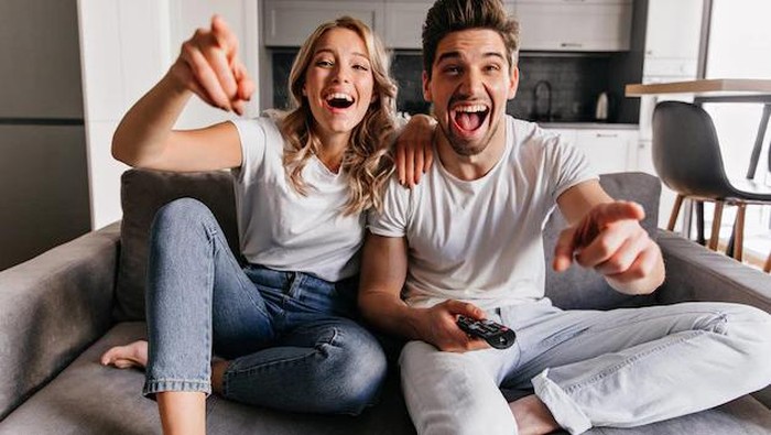 Cara Unik Menikmati Malam Minggu Bareng 4 Zodiak yang Punya Bahasa Cinta Quality Time!