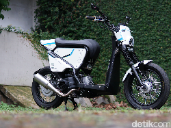 Skutik Sangar! Modifikasi Motor Matic Suzuki Address Jadi Flat Tracker